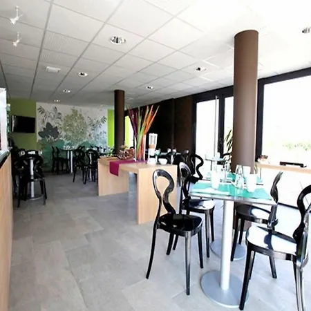 图尔舒适城市公寓酒店 3*